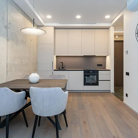 Apartment Urban 1 Bd With Ev By Hostlovers