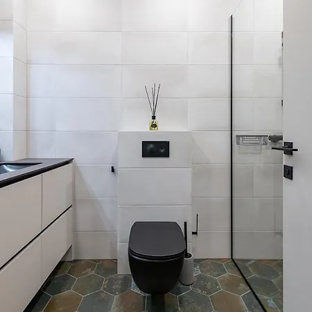 Urban 1 Bd With Ev By Hostlovers *