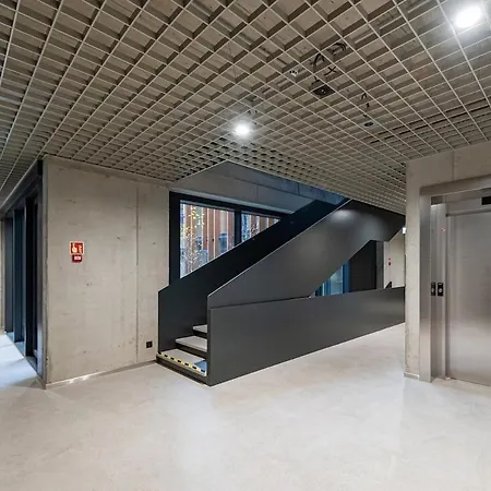 Apartment Urban 1 Bd With Ev By Hostlovers