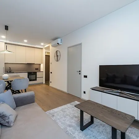 Apartment Urban 1 Bd With Ev By Hostlovers